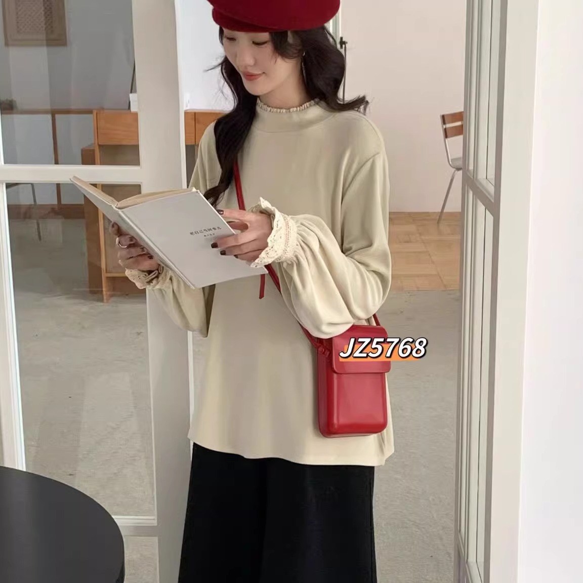 原单外贸韩系宽松大版德绒软绵蕾丝拼接泡泡袖2025年冬打底套头t