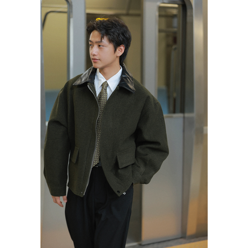 毛呢拼接皮领廓形夹克