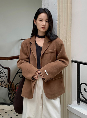 TG 经典复古感廓形羊毛呢垫肩西装中长款外套女2025冬季新款23885