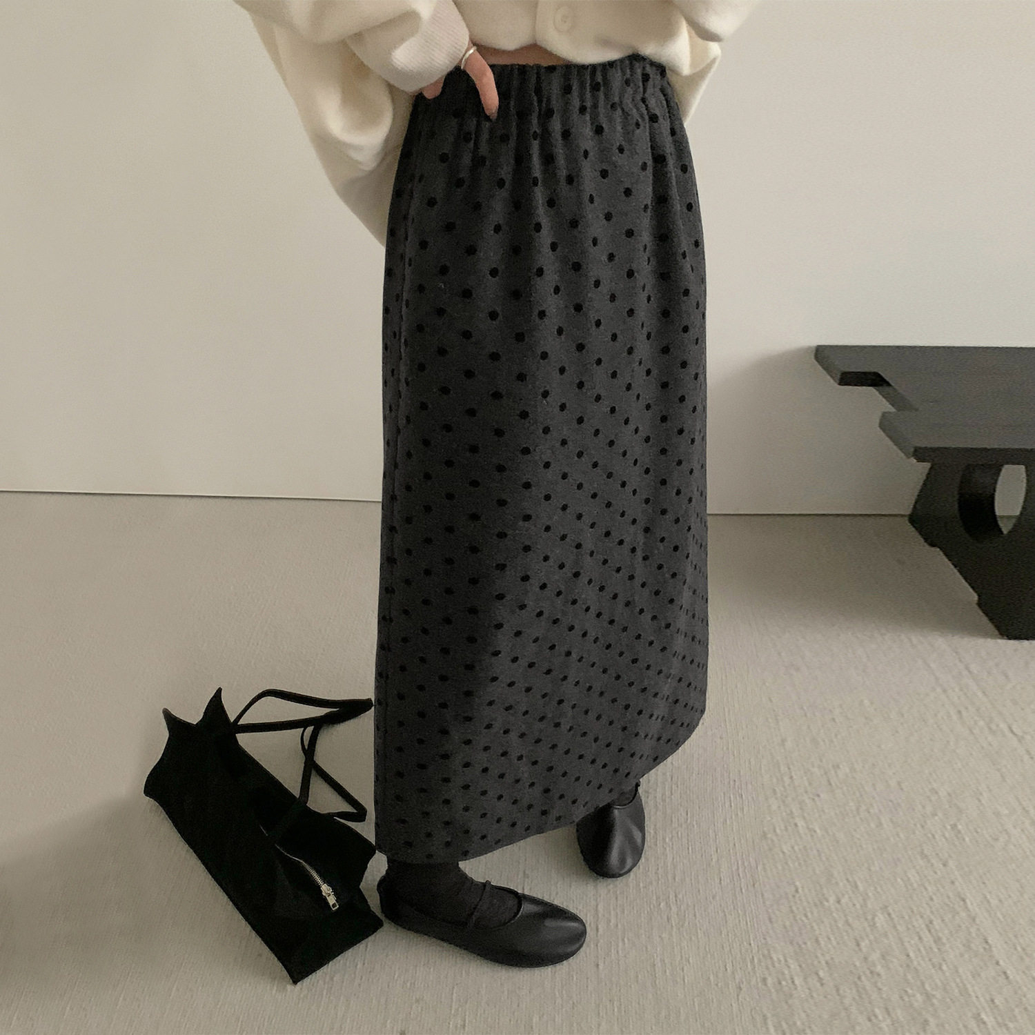 TG 韩系吸睛波点毛呢半身裙2025秋冬新款松紧腰显瘦直筒长裙25853