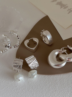 设计感哑光爱心耳环女韩版个性气质S925银针碎银几何耳扣ins耳饰