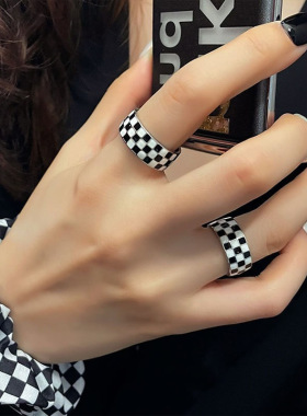 韩版黑白棋盘戒指女复古时尚个性网格设计感开口指环嘻哈食指戒潮