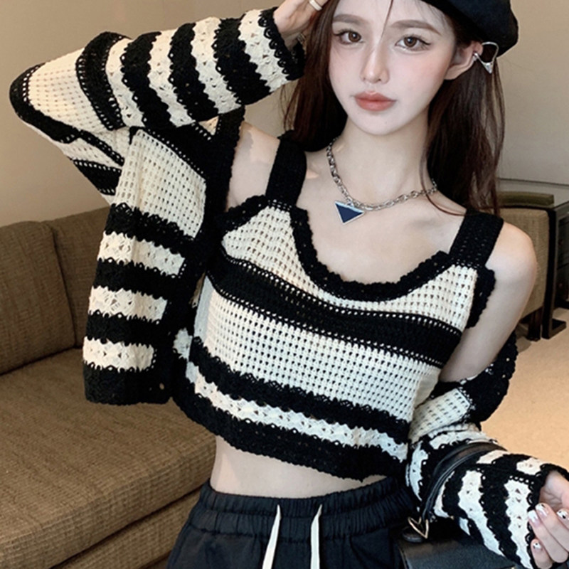 2025秋季新款法式条纹针织开衫吊带女设计感别致甜辣上衣两件套潮