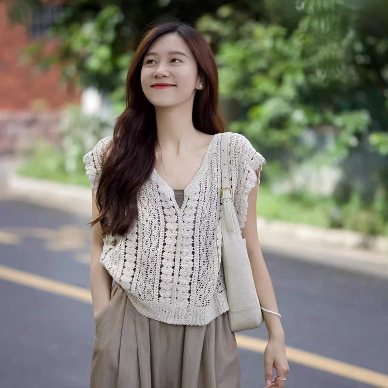 镂空钩花v领蕾丝针织衫夏新款潮设计感外穿无袖韩系上衣女ins背心