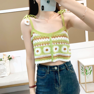 新款 女2025年夏季 显瘦小清新背心潮 吊带衫 拼色小雏菊刺绣挂脖短款