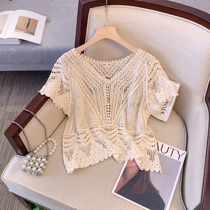 韩式钩花镂空V领针织衫
