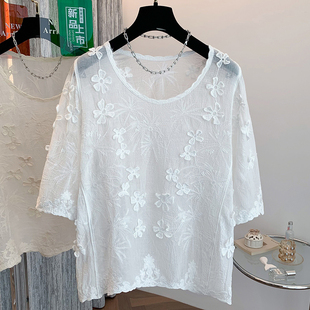 纯色立体花朵短袖衬衫女夏季新款刺绣显瘦设计感外穿蕾丝罩衫上衣