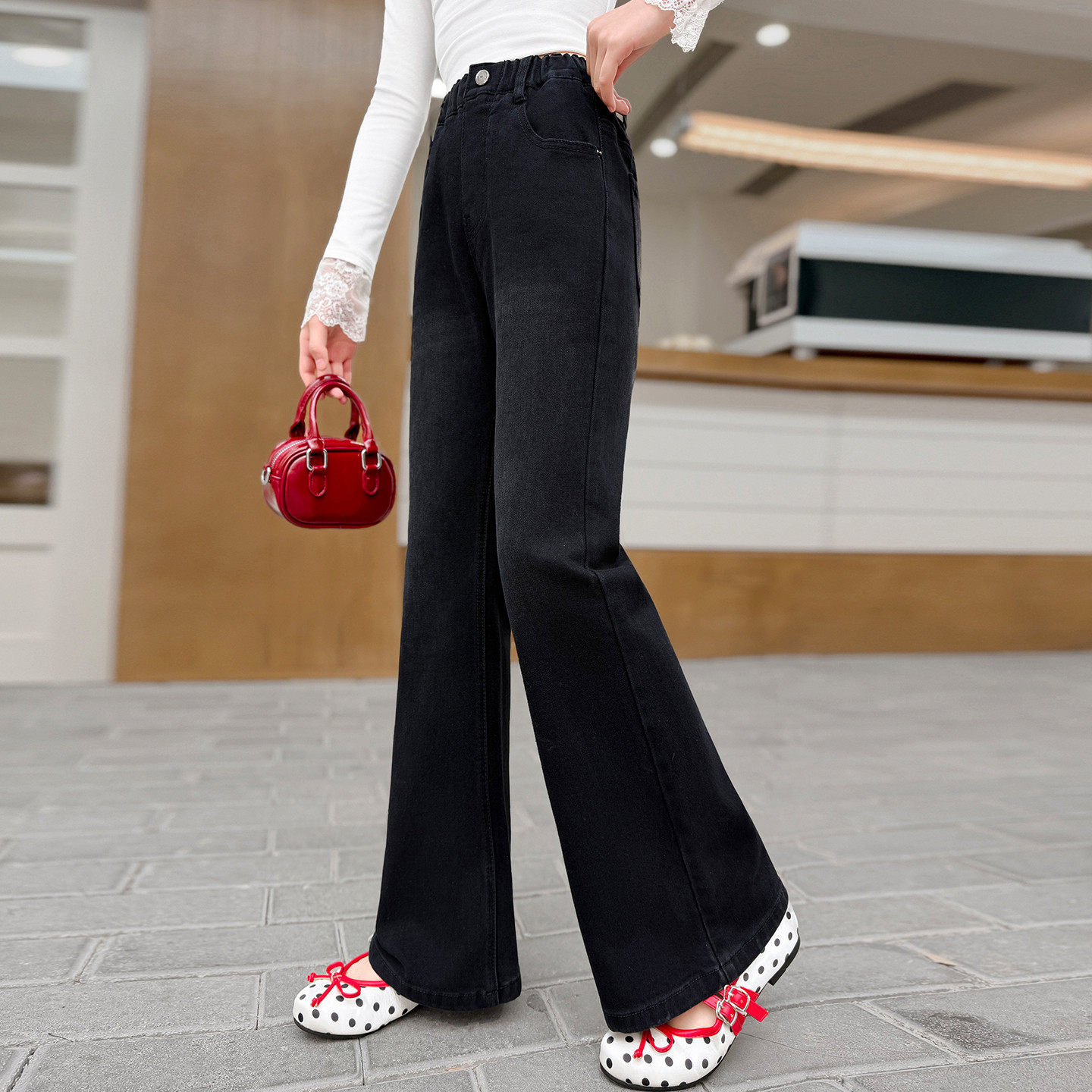 女童裤子春秋洋气2026新款潮儿童超好看黑色修身微喇裤儿童牛仔裤