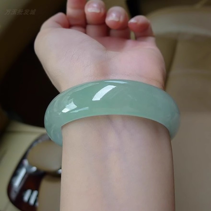 天然冰种冰种浅绿手镯油青手镯女