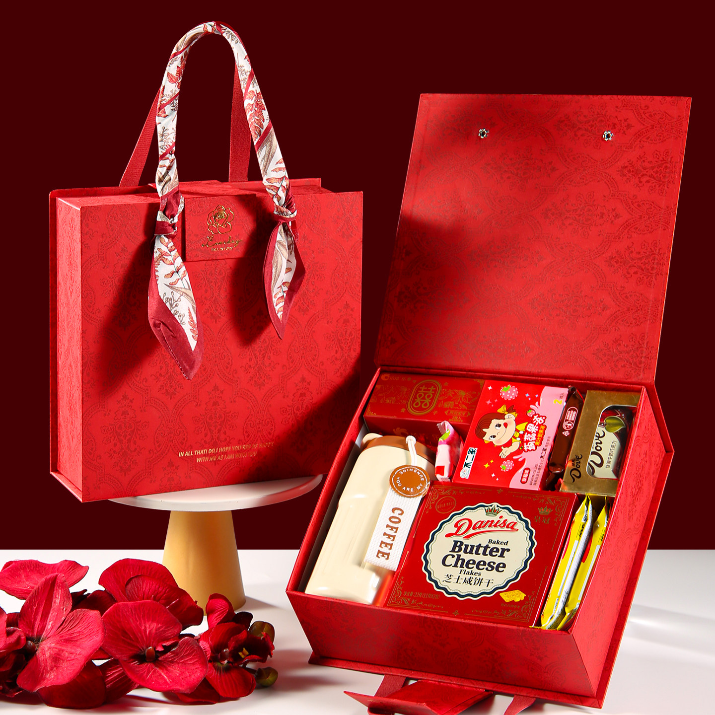 结婚伴手礼喜糖礼盒装成品订婚高端礼包婚礼回礼满月生日礼品糖果