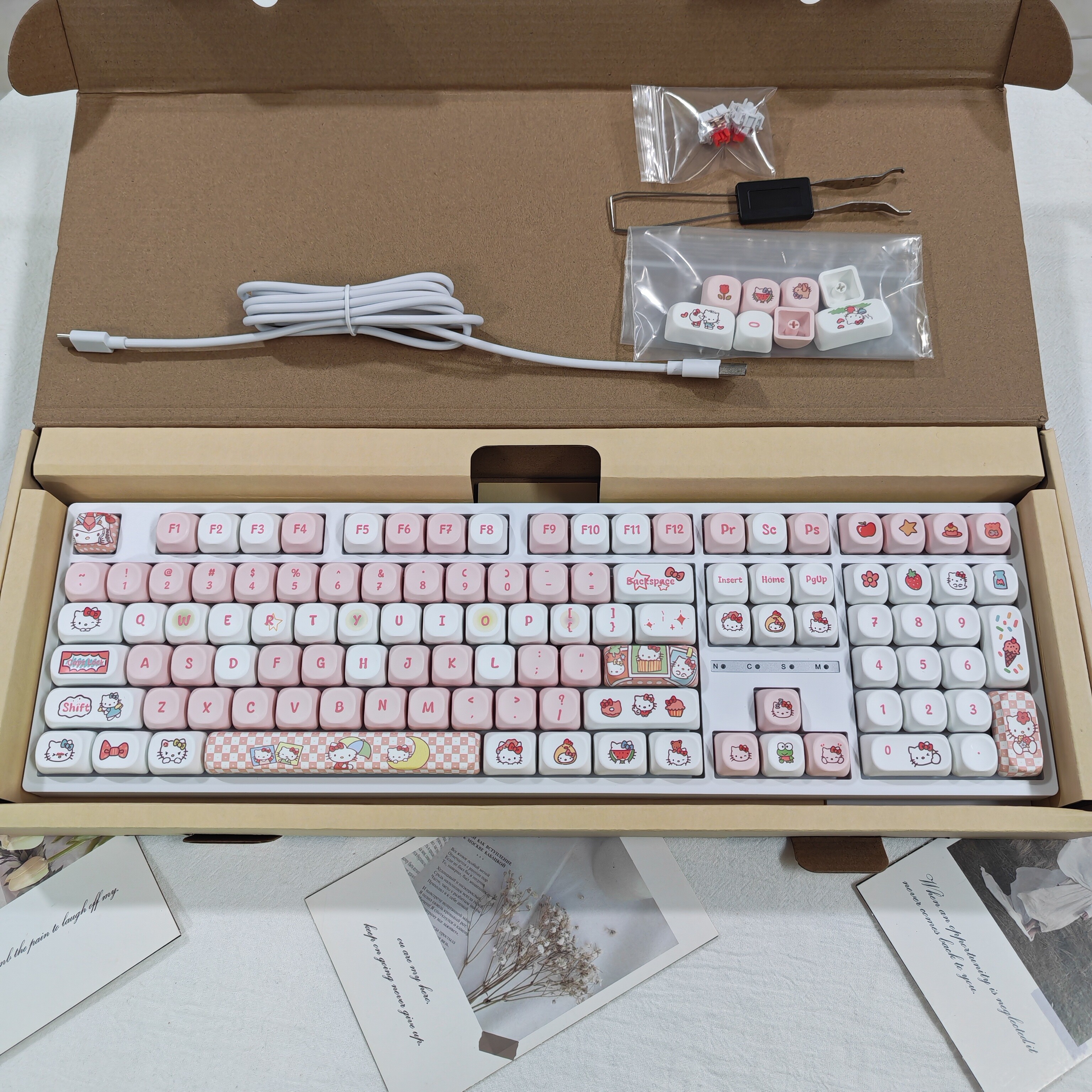 粉色KT猫108键无线机械键盘 女生蓝牙有线轴座RGB灯光 凯帝猫键盘