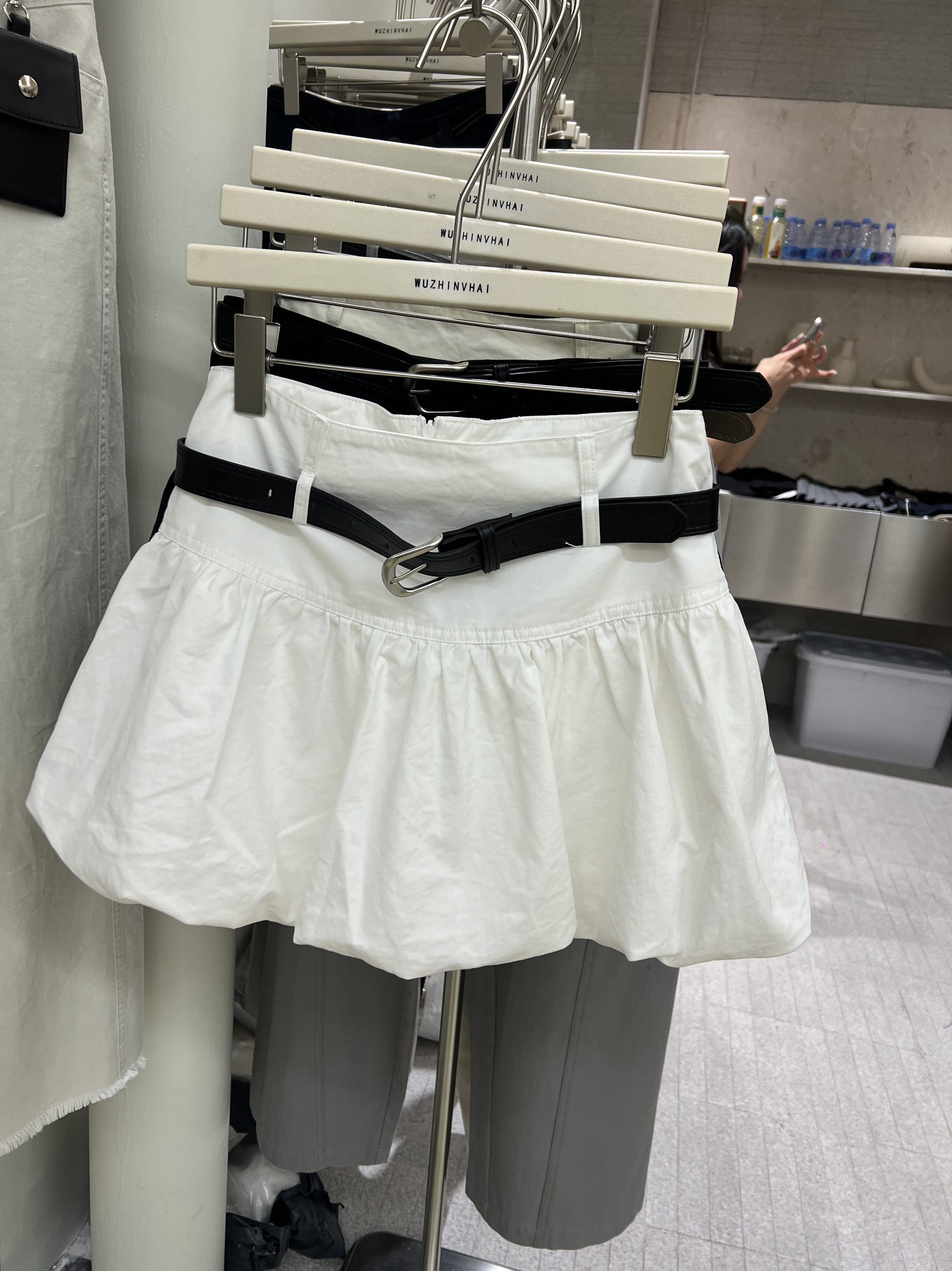 WUZHINVHAI85511春夏新款配腰带高腰白色花苞半身裙减龄蓬蓬短裙