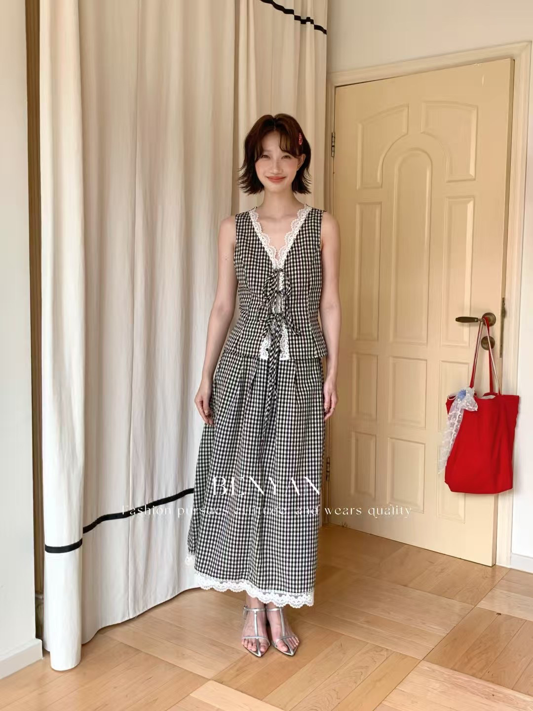 benyan复古格子套装夏季新款韩版时尚小众v领无袖格子马甲+半身裙