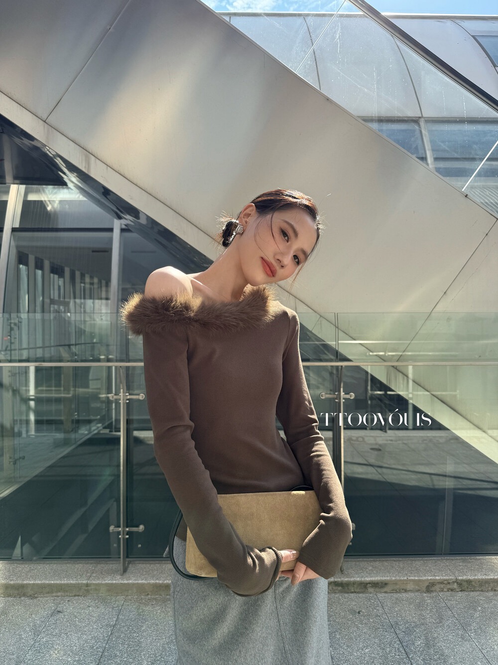 TToo25秋冬甜美优雅名媛风斜肩露肩一字领毛领针织打底衫T恤女装