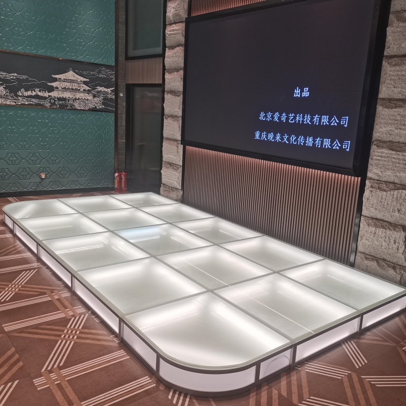 钢化玻璃舞台走秀T台卡尼度发光