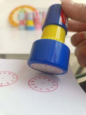 二年级小学数学儿童认识钟表印章
