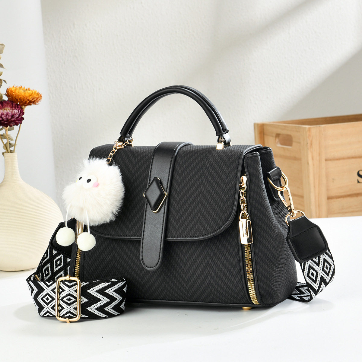 2025洋气宽肩带手提包新款休闲简约百搭时尚单肩斜挎女士包,箱包皮具/热销女包/男包,时尚帆布包,淘宝优惠券,粉丝福利购,淘宝优惠卷