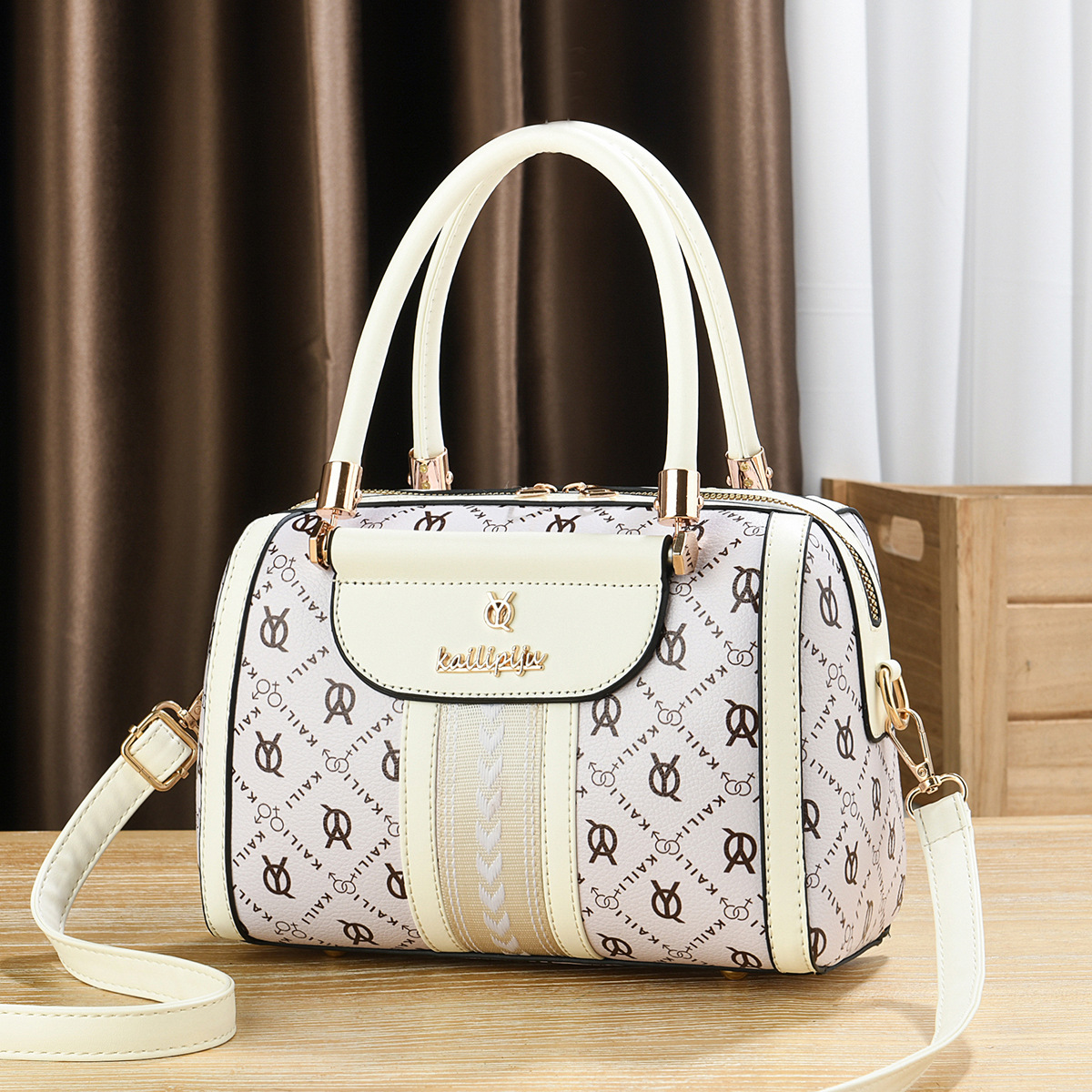 新款2025季流行波士顿枕头包时尚气质欧美爆款手提包女斜挎包