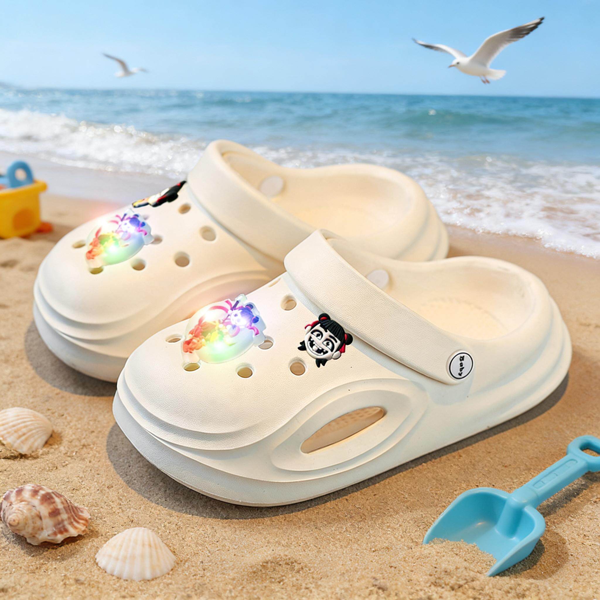 哪吒夏季儿童洞洞鞋宝宝软底防滑凉拖鞋女童居家外穿包头护脚童鞋