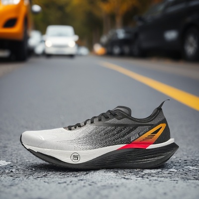 安踏火箭7代PRO轻质缓震跑步鞋