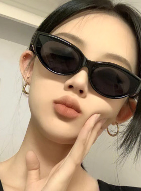 个性黑色窄框墨镜女科技感配饰太阳镜欧美时尚高级感网红眼镜拍照