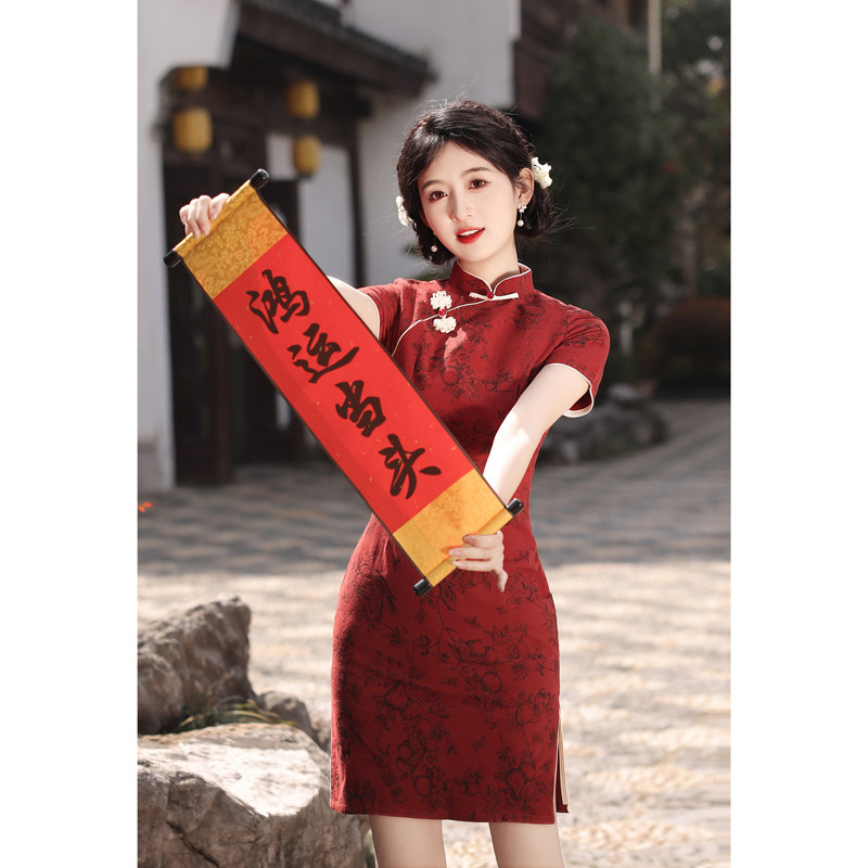玉雾新款红色旗袍小个子订婚穿