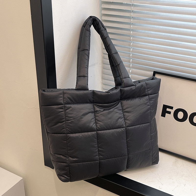 大容量太空棉羽绒手提托特包女2024冬新款休闲方格洋气单肩通勤包,箱包皮具/热销女包/男包,托特包,淘宝优惠券,粉丝福利购,淘宝优惠卷