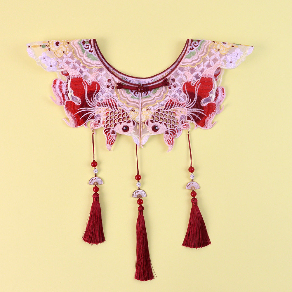 锦鲤云肩重工刺绣流苏中国风马面裙汉服旗袍新年棉服喜庆女童披肩