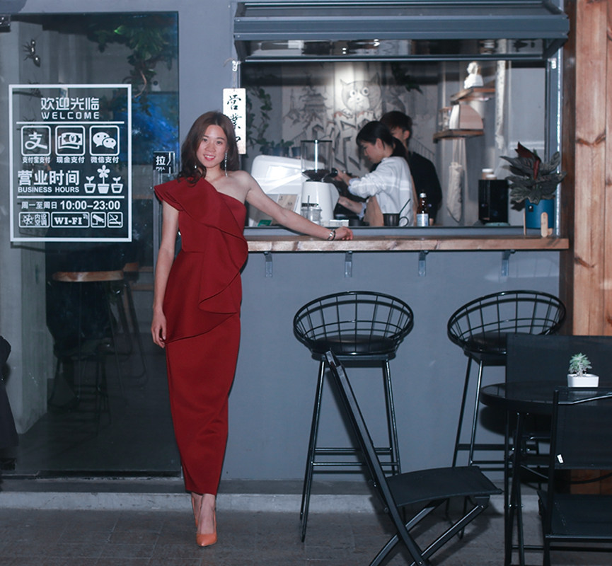 欧美大牌名媛气质性感斜肩荷叶边不规则露肩包臀连衣裙中长款礼服