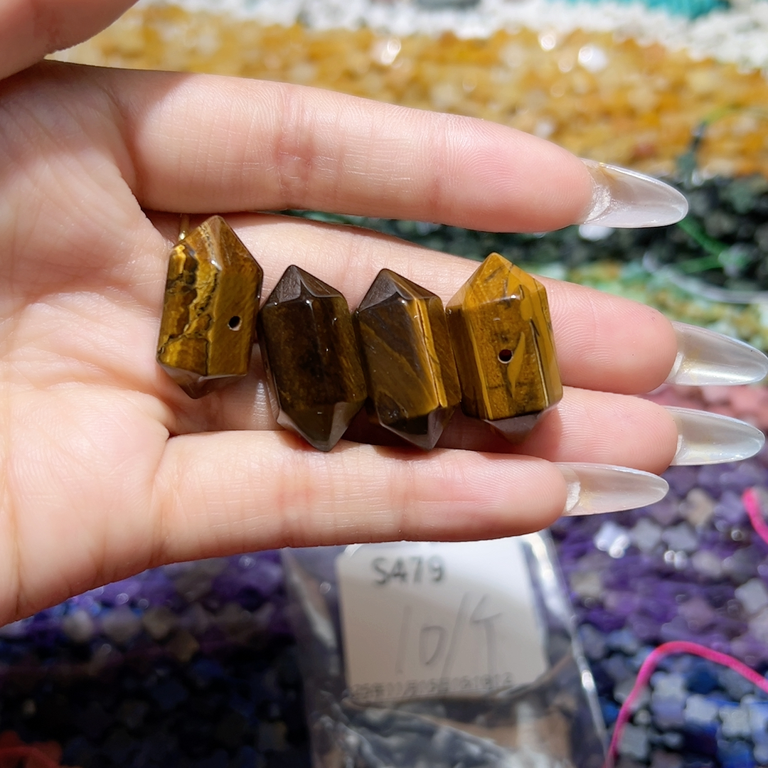 P365 天然虎眼石双尖一个