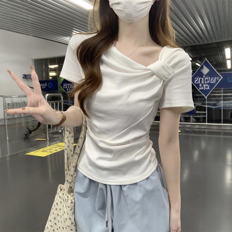 2025夏季温柔风纽结设计感正肩白色短袖T恤女掐腰独特绝美小上衣