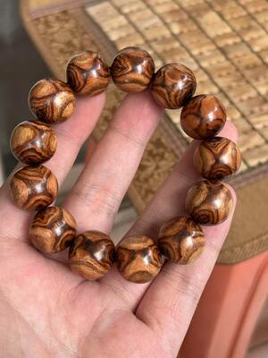 海南黄花梨油梨1.8鬼脸对眼野生料手串佛珠海口发货一物一拍0712