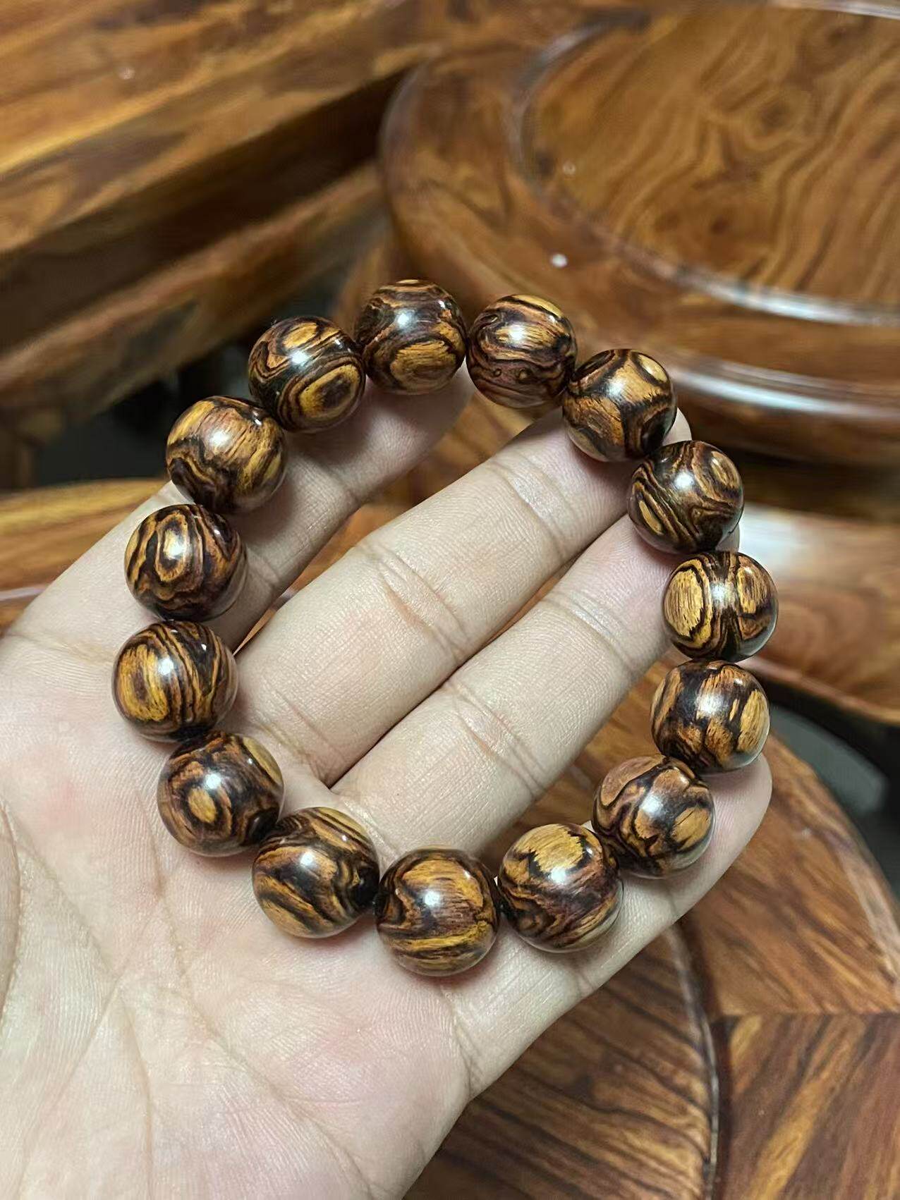 海南黄花梨油梨1.5鬼脸对眼野生料文玩手串佛珠海口发货0419