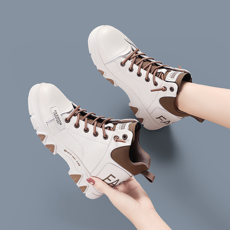 官网秋冬新品真皮马丁靴女软底款