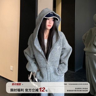 饭饭又饿了慵懒风连帽毛衣外套女冬设计感巨好看宽松休闲针织开衫