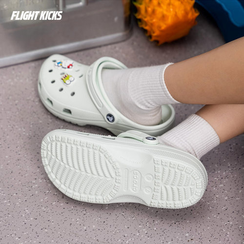 Crocs卡骆驰经典Clog男女经典款洞洞鞋户外包头鞋沙滩凉拖鞋10001