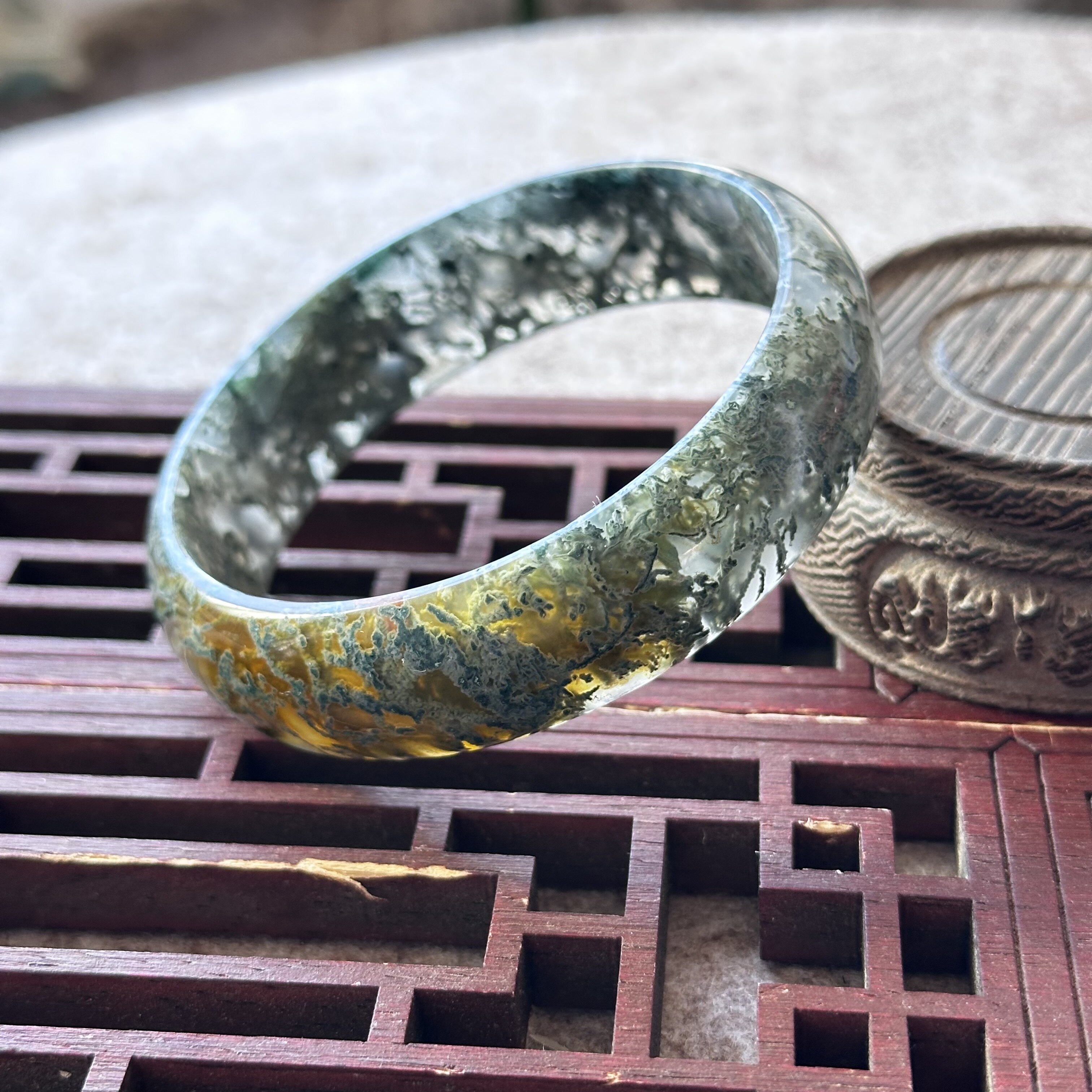 天然水草满绿红油绿草冰透立体清晰青绿玛瑙手镯60口径