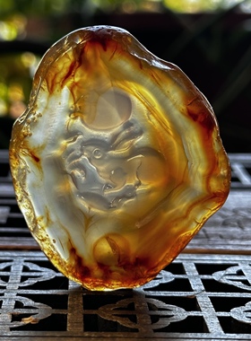 天然高冰江料原石一体巧雕生肖兔玛瑙刚冰红玛瑙吊坠挂件