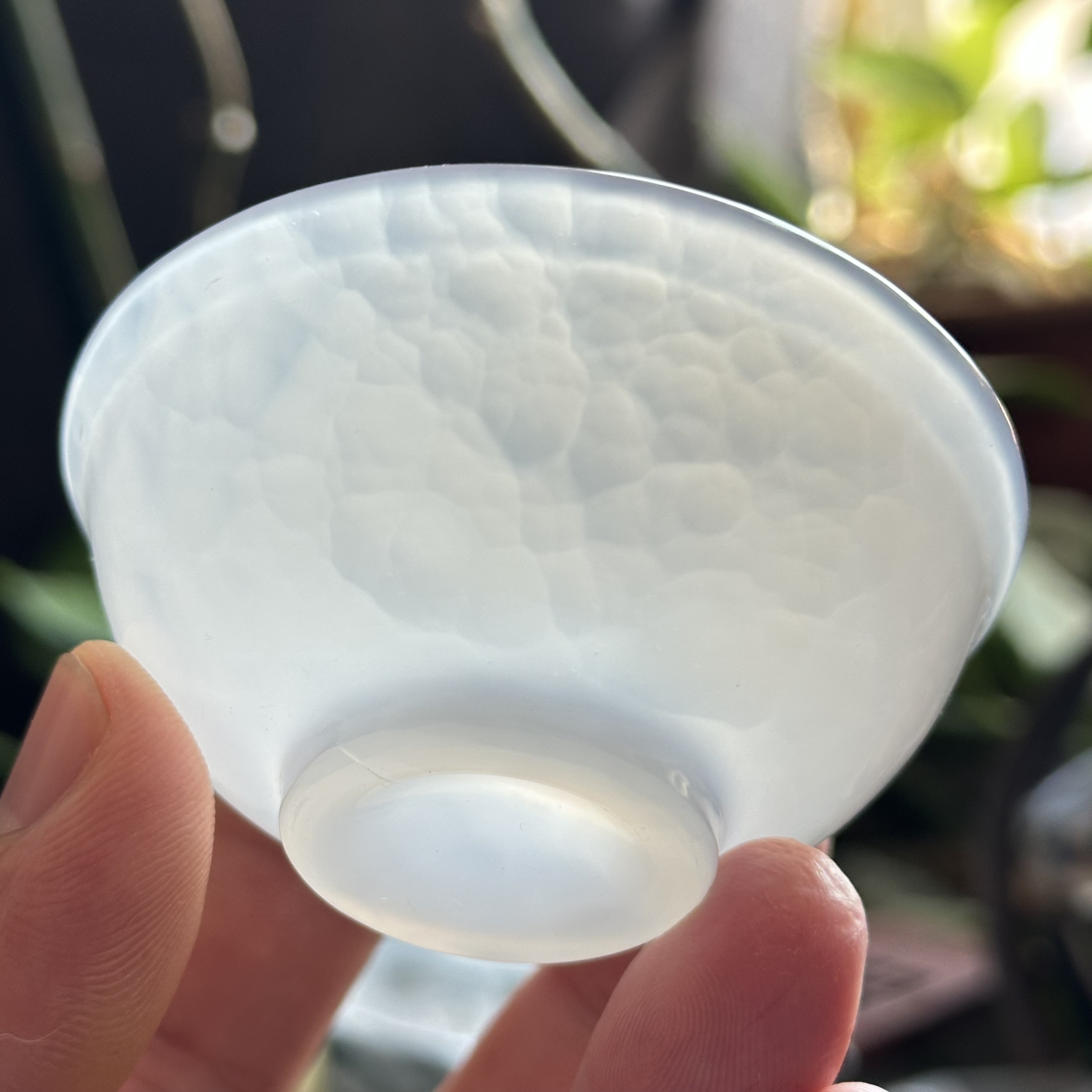 天然马料海洋玉髓白冰淡蓝底子鱼鳞纹玛瑙茶杯小茶碗主人杯摆件