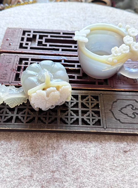 天然马料海洋玉髓高冰灰白冰巧雕刻同料一套梅花杯南瓜香插摆件