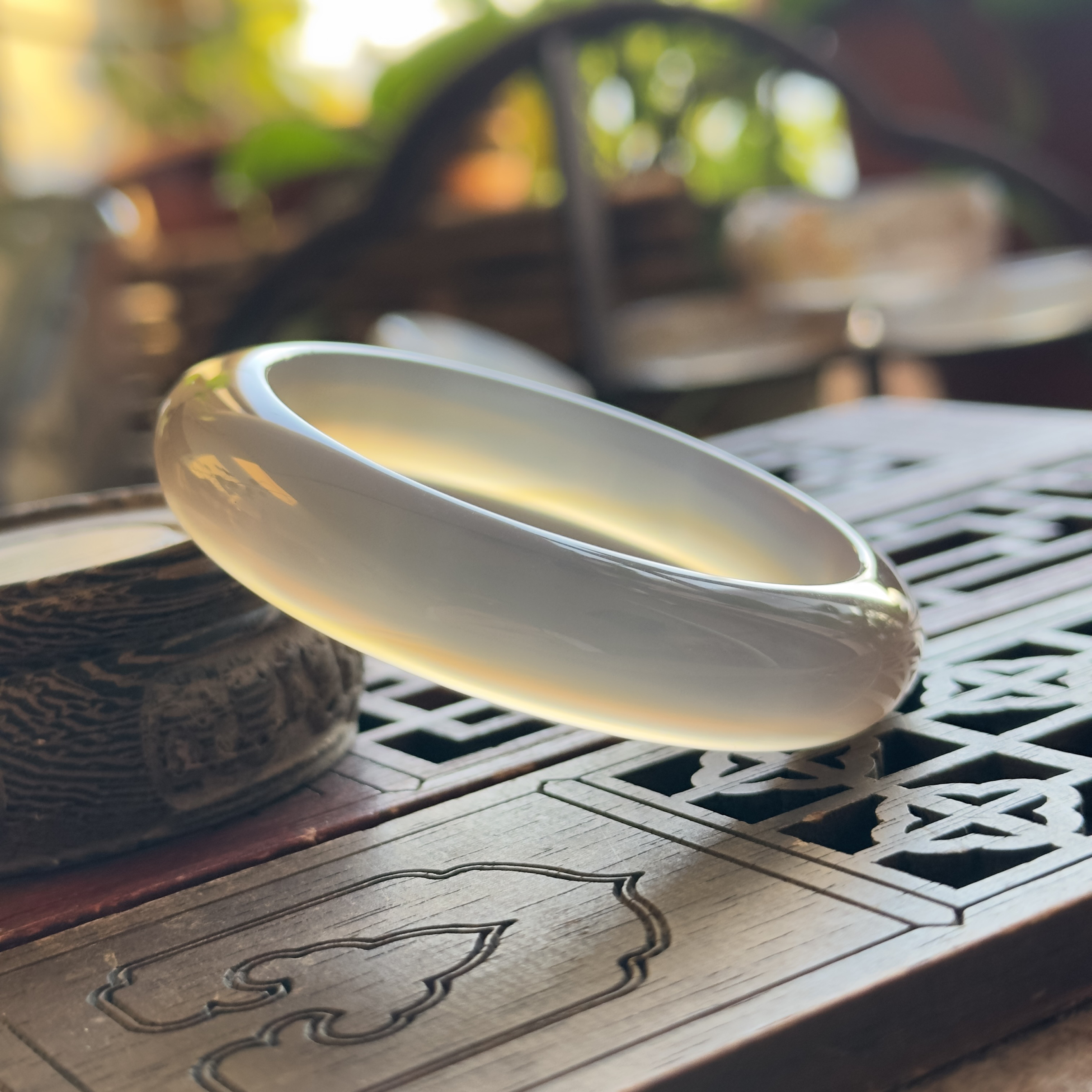 天然高冰海洋玉髓香槟金冰透荧光刚冰质地玛瑙手镯厚实马料56口径