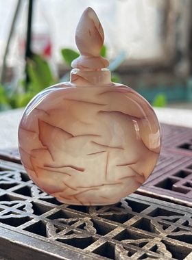 天然马料海洋玉髓高冰冰红红龙纹红花瓣鼻烟壶玛瑙摆件手把件观赏