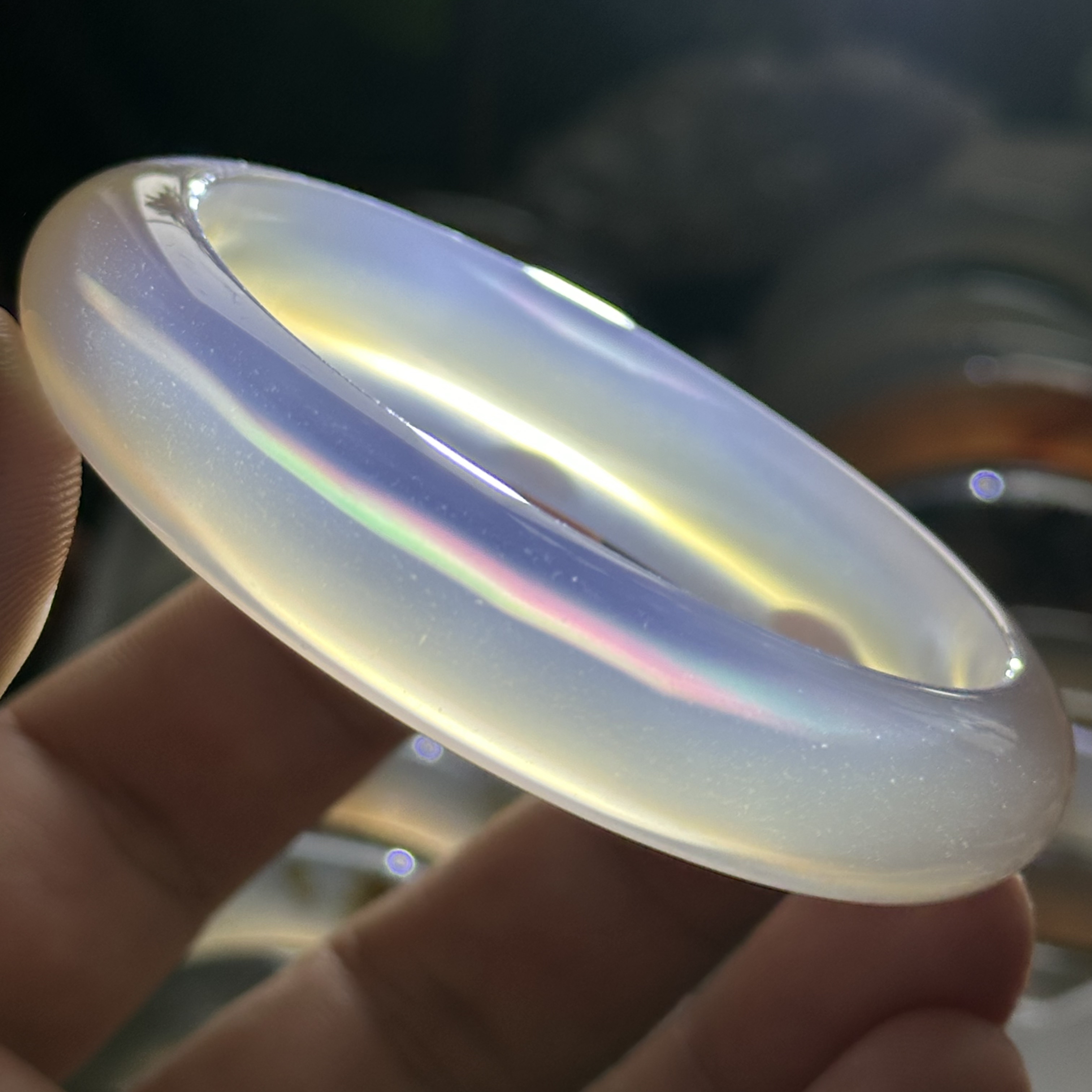 天然马料海洋玉髓高冰白冰透七彩极光彩虹光虹膜玛瑙手镯炫彩60口