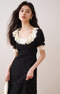 最小的海 茶歇法式复古黑色碎花裙夏季新款荷叶边中长款连衣裙女