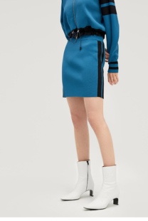 OVV春秋款粘纤混纺运动风撞色收腰针织包臀短裙半身裙 国内代购