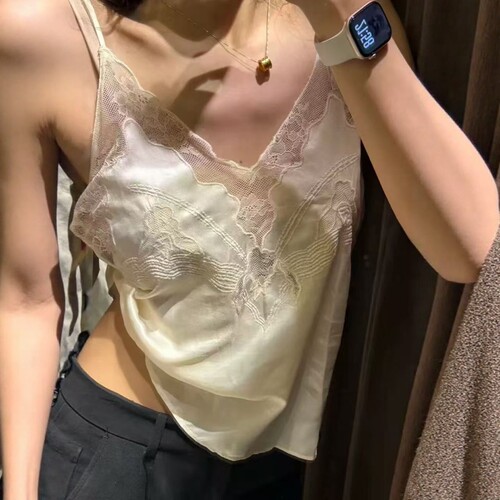 纯欲风打底蕾丝内衣式吊带上衣