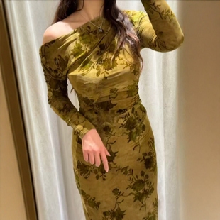 ZA外贸出口秋日黑牡丹花色长款 斜肩多穿法植绒褶皱连衣裙1223472