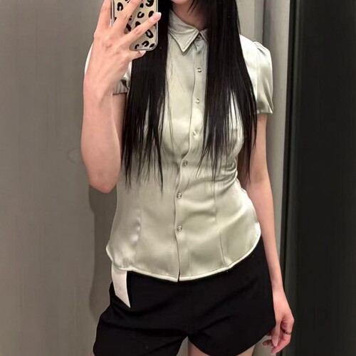 休闲微收腰垂顺感丝缎质感衬衫