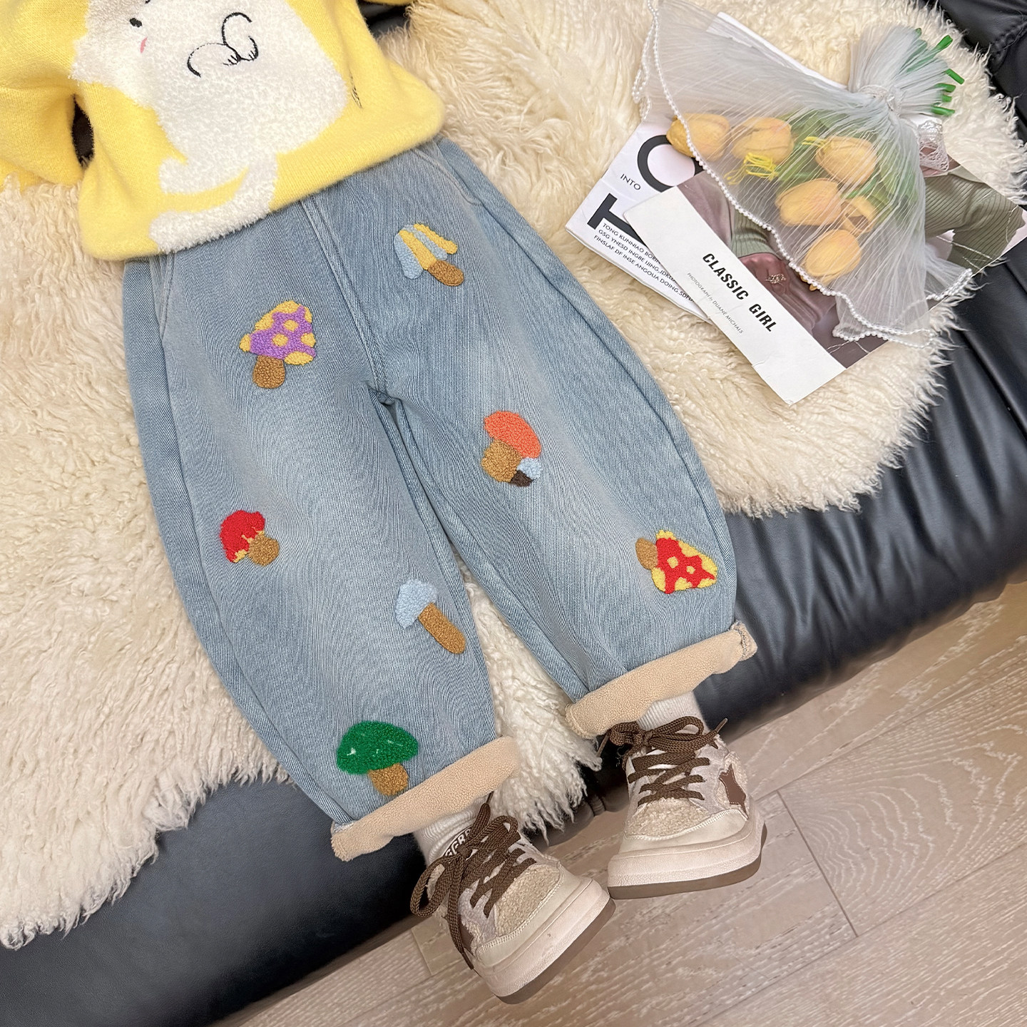 彩色蘑菇刺绣女童加绒牛仔裤子