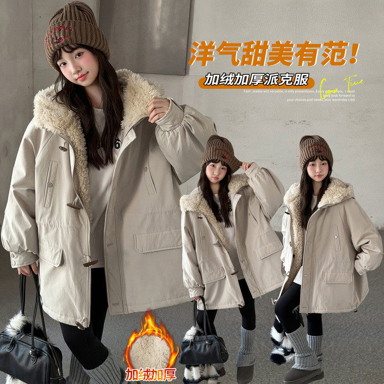 女童保暖毛领牛角扣加厚派克服冬